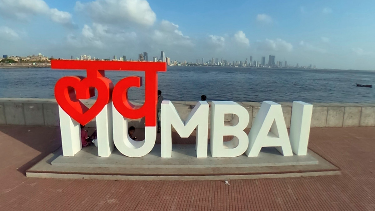 Love Mumbai Art Installation | Mumbai Bandra Reclamation Promenade - India